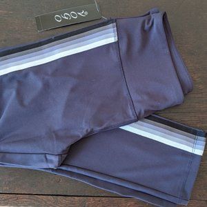 VOGO Athletica Capri Legging Stripe PLUM
